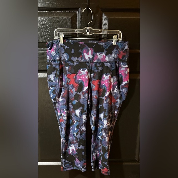 NEW Livi Active Powerband Floral Leggings NWOT - Picture 1 of 5